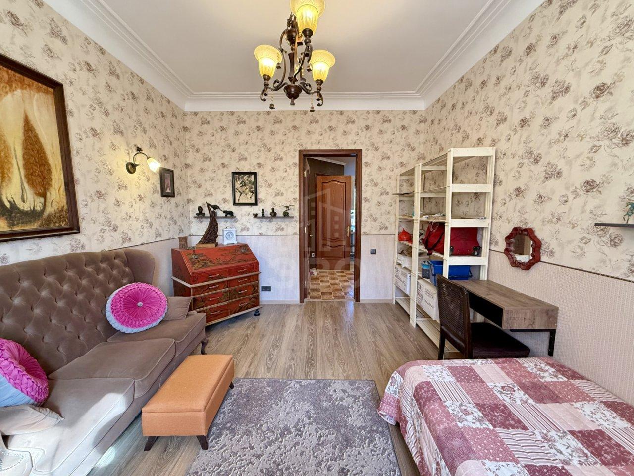 трехкомнатная квартира в Ленинградской области по адресу: Красноармейский проспект, 15