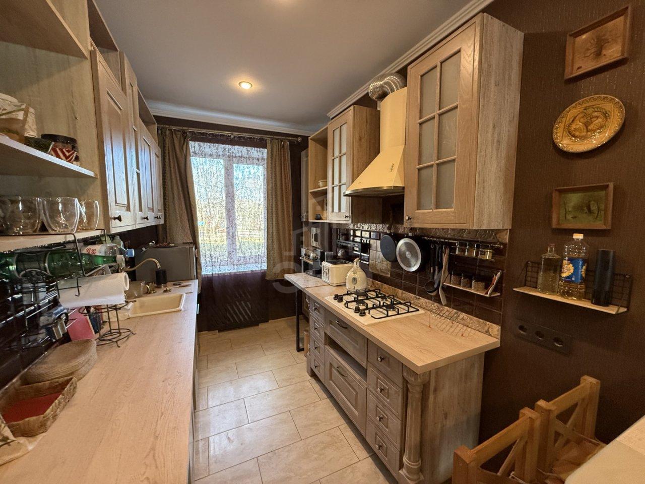 трехкомнатная квартира в Ленинградской области по адресу: Красноармейский проспект, 15