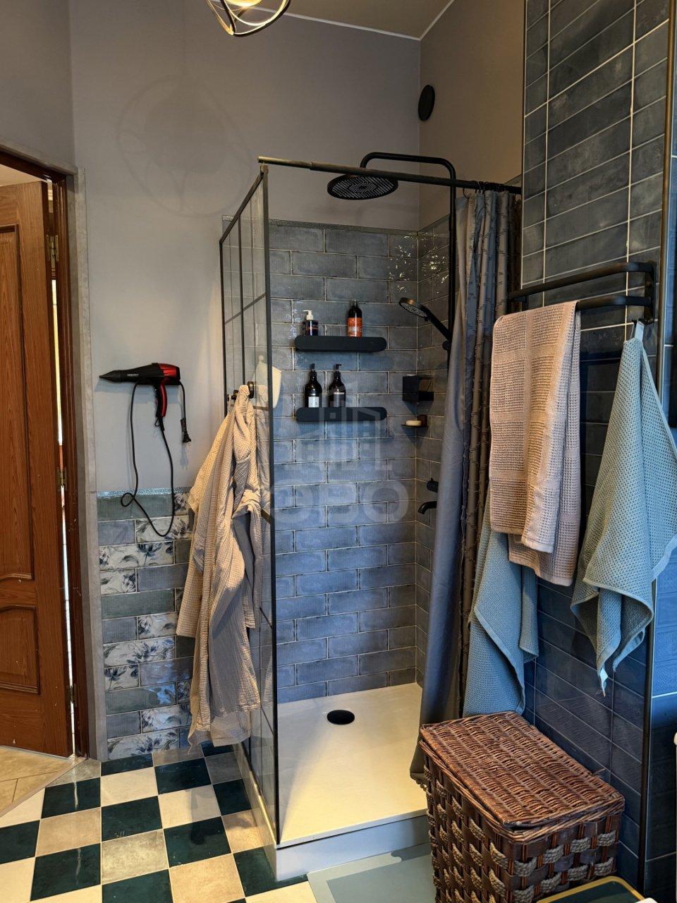 трехкомнатная квартира в Ленинградской области по адресу: Красноармейский проспект, 15