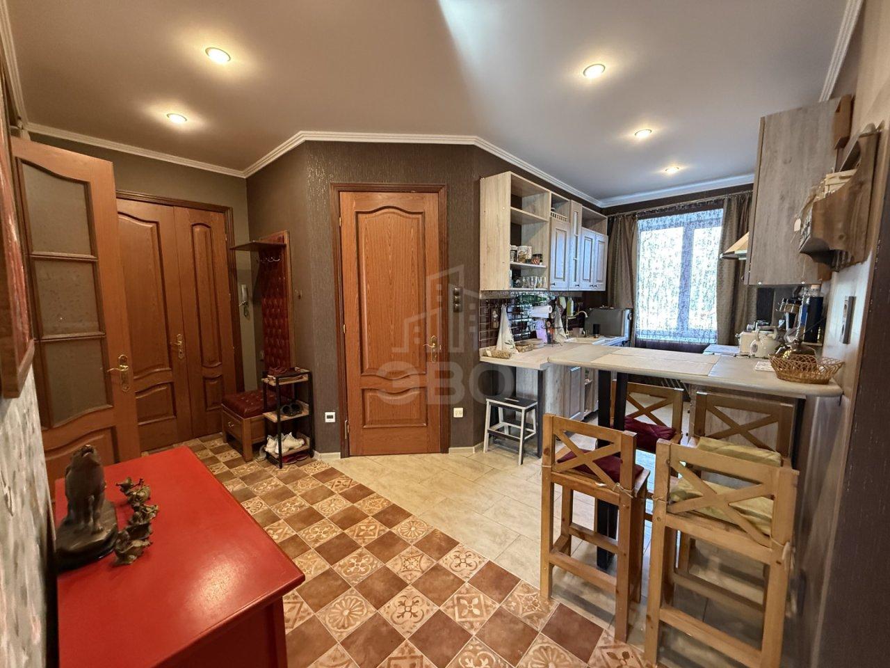 трехкомнатная квартира в Ленинградской области по адресу: Красноармейский проспект, 15