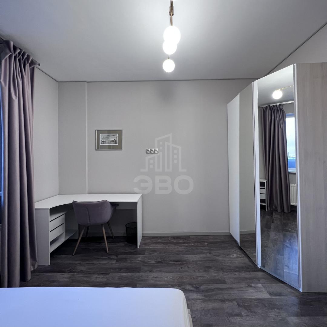 трехкомнатная квартира в Санкт-Петербурге по адресу: Смоленская ул., 18