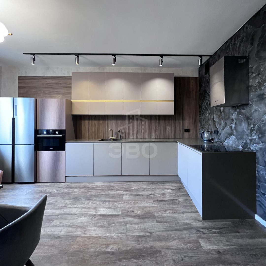 трехкомнатная квартира в Санкт-Петербурге по адресу: Смоленская ул., 18