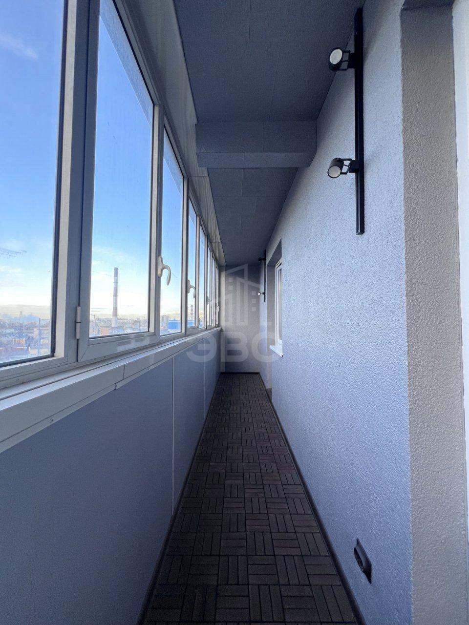 трехкомнатная квартира в Санкт-Петербурге по адресу: Смоленская ул., 18