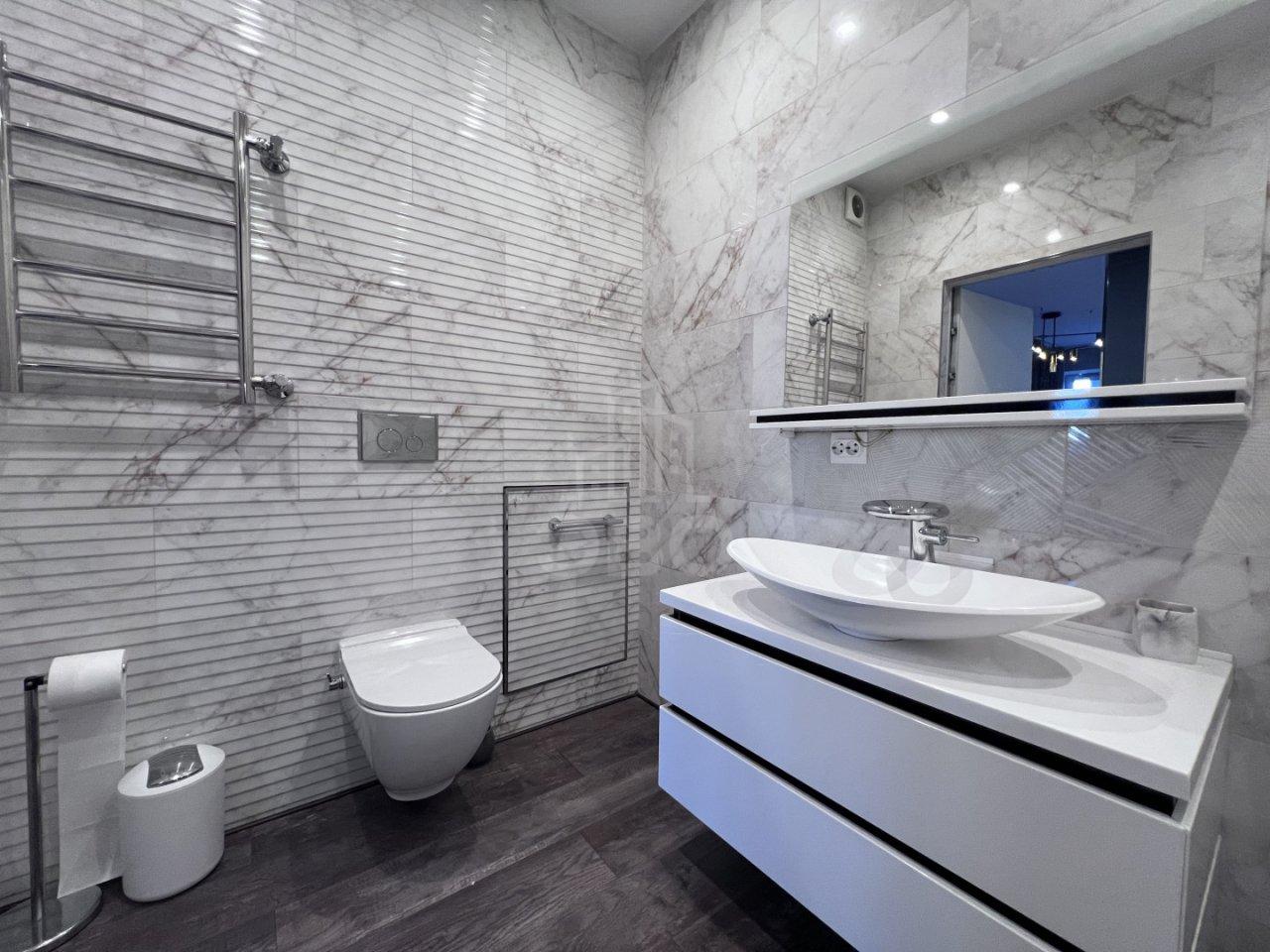 трехкомнатная квартира в Санкт-Петербурге по адресу: Смоленская ул., 18