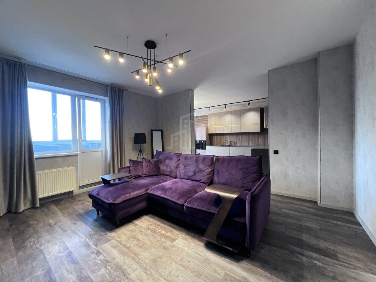 трехкомнатная квартира в Санкт-Петербурге по адресу: Смоленская ул., 18