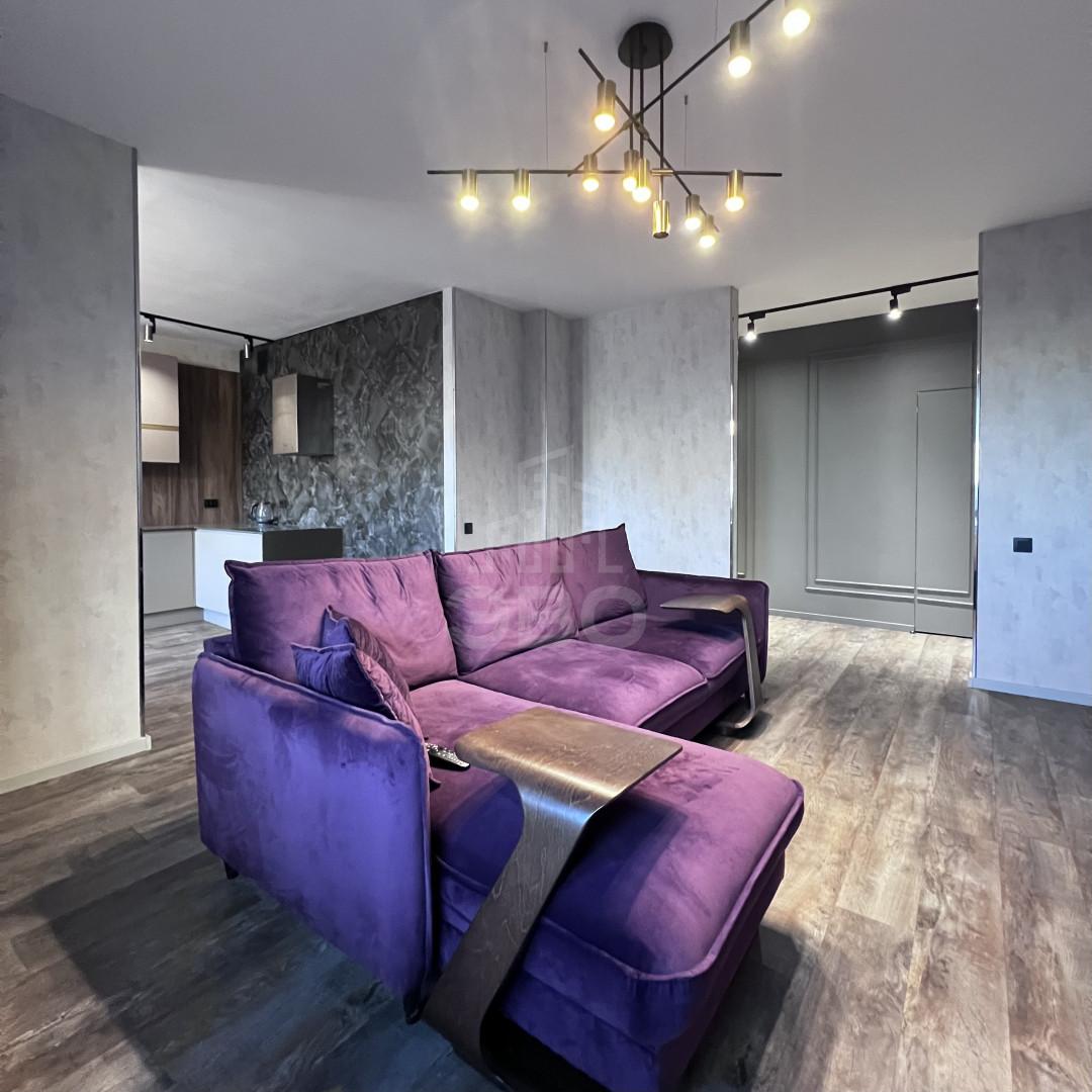 трехкомнатная квартира в Санкт-Петербурге по адресу: Смоленская ул., 18