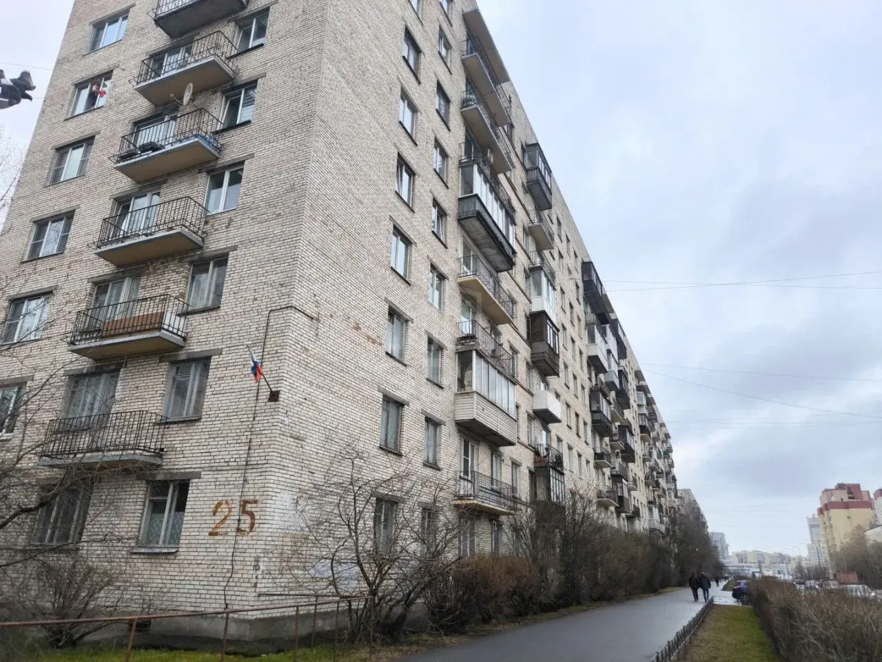 трехкомнатная квартира в Санкт-Петербурге по адресу: Лёни Голикова ул., 25, литера А