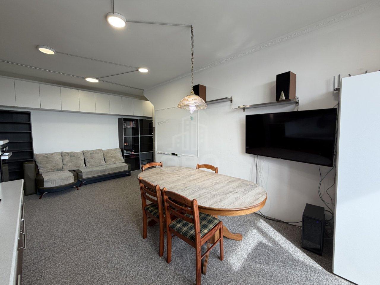 трехкомнатная квартира в Санкт-Петербурге по адресу: Шостаковича ул., 3, к 1