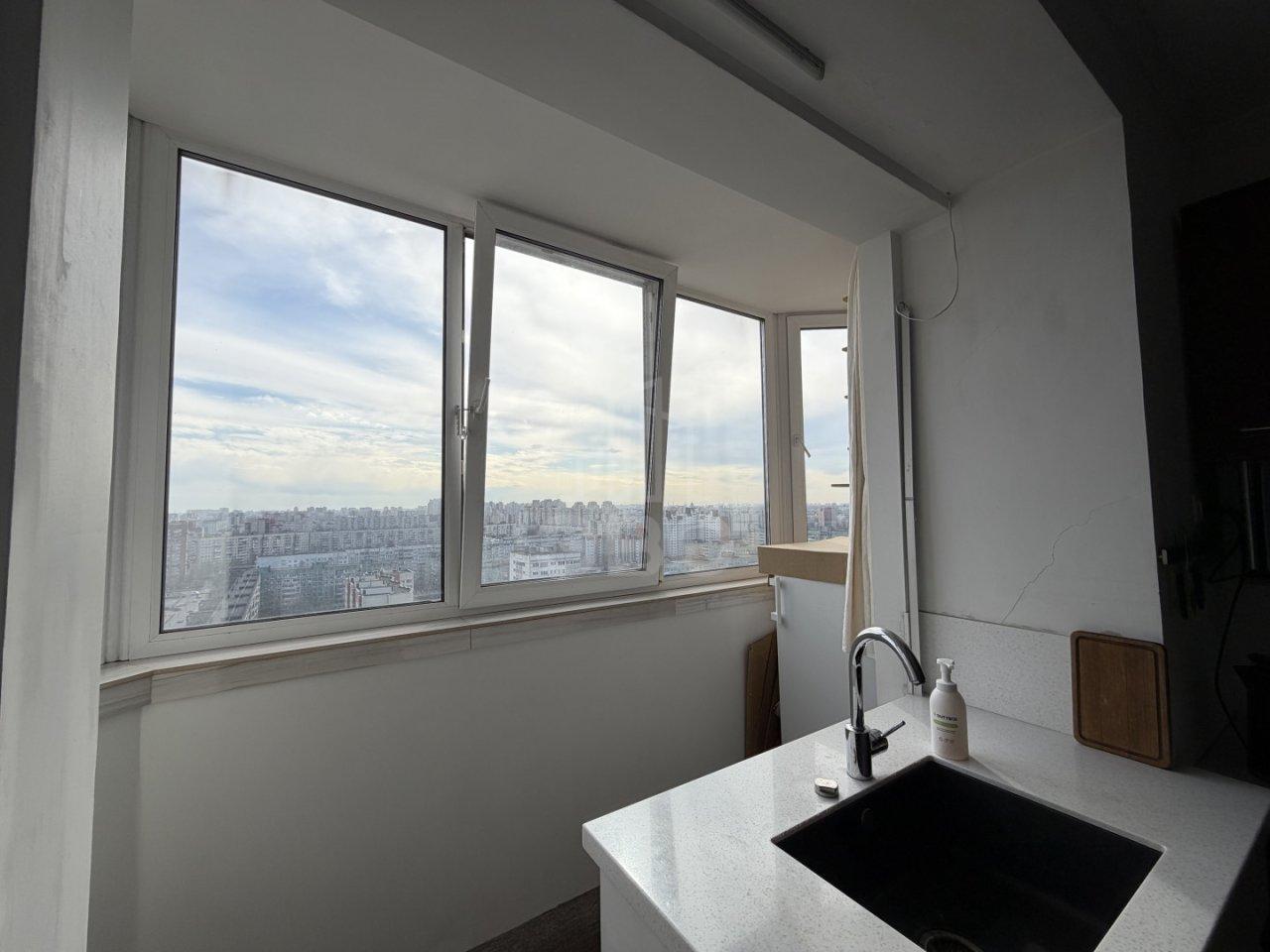 трехкомнатная квартира в Санкт-Петербурге по адресу: Шостаковича ул., 3, к 1