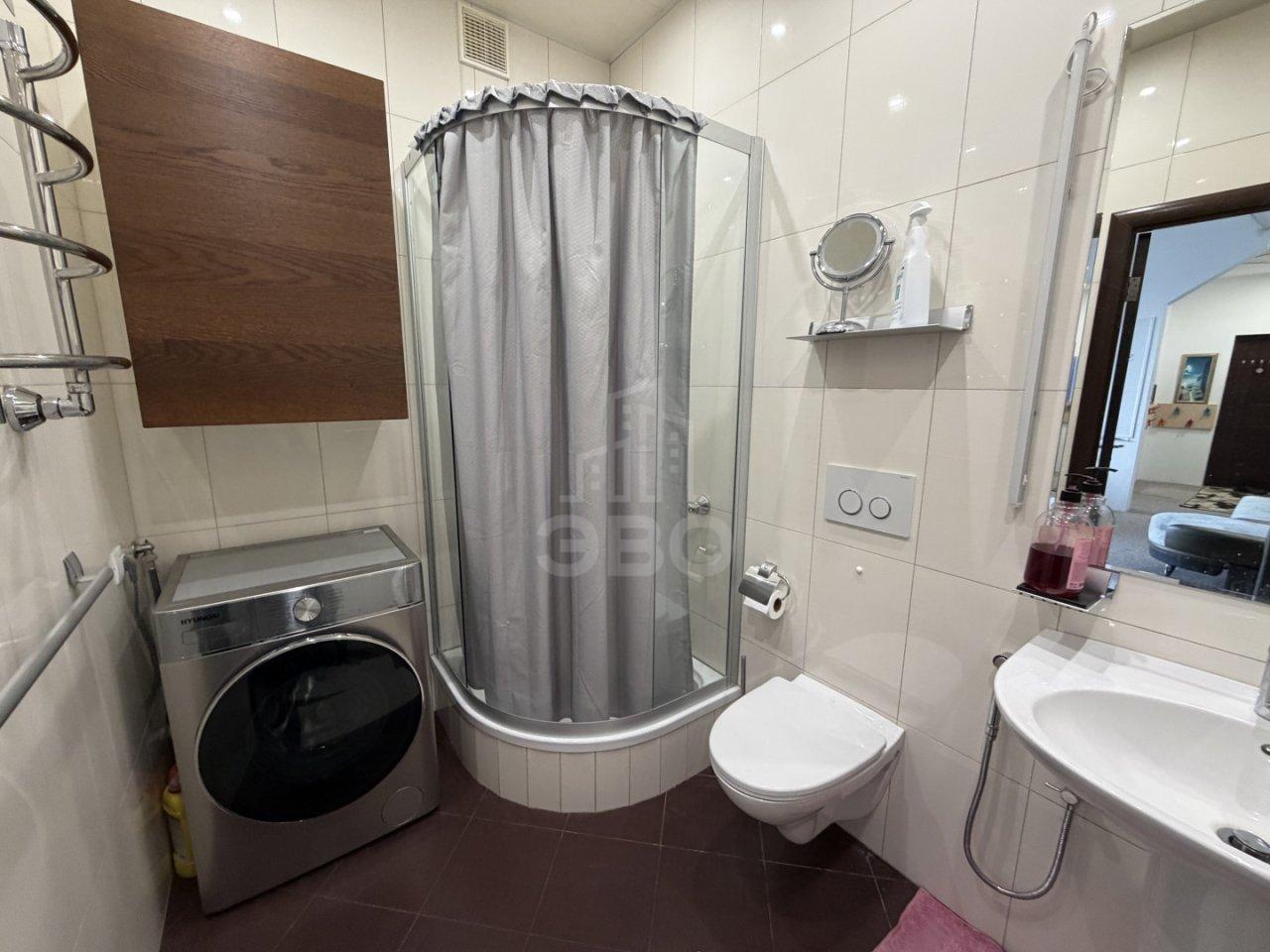 трехкомнатная квартира в Санкт-Петербурге по адресу: Шостаковича ул., 3, к 1