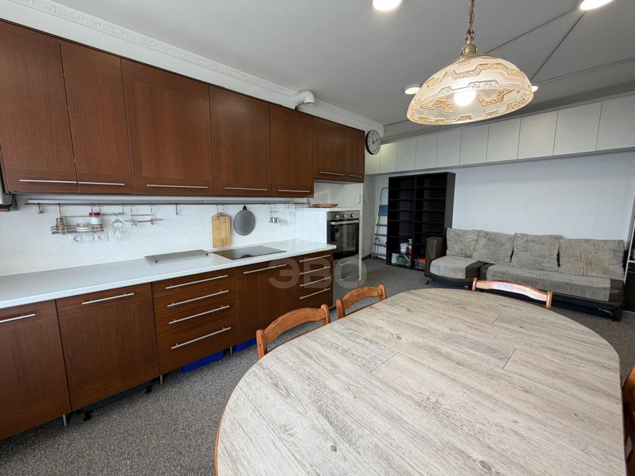 трехкомнатная квартира в Санкт-Петербурге по адресу: Шостаковича ул., 3, к 1