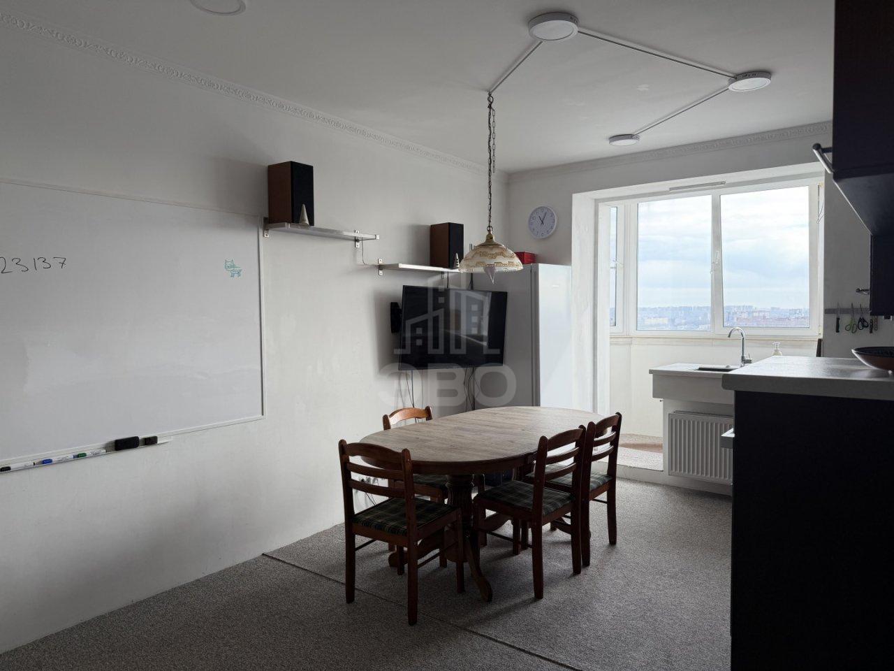 трехкомнатная квартира в Санкт-Петербурге по адресу: Шостаковича ул., 3, к 1