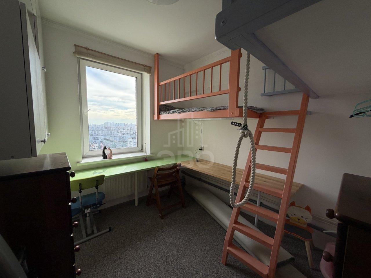 трехкомнатная квартира в Санкт-Петербурге по адресу: Шостаковича ул., 3, к 1