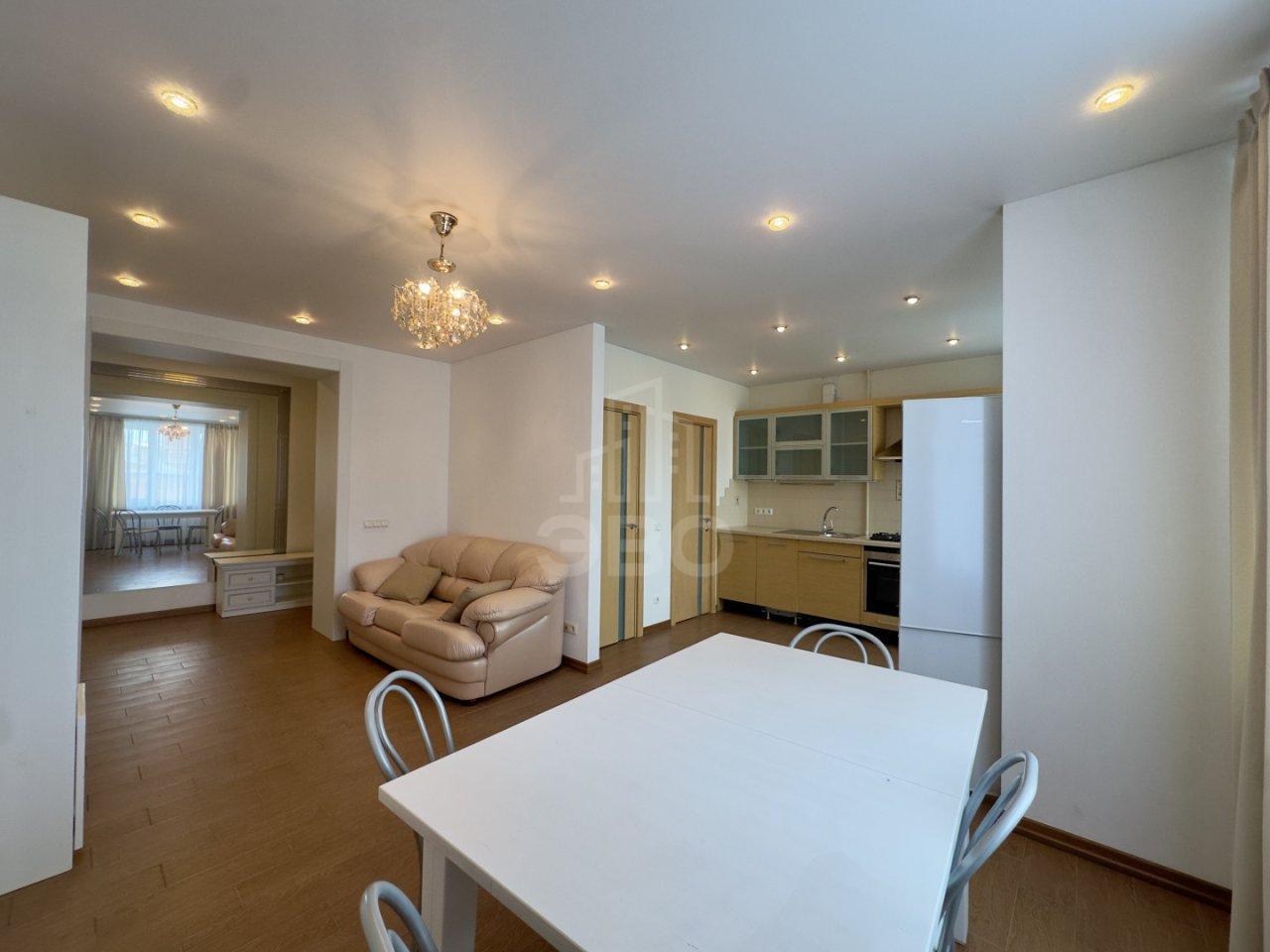 двухкомнатная квартира в Санкт-Петербурге по адресу: Петровская наб., 4