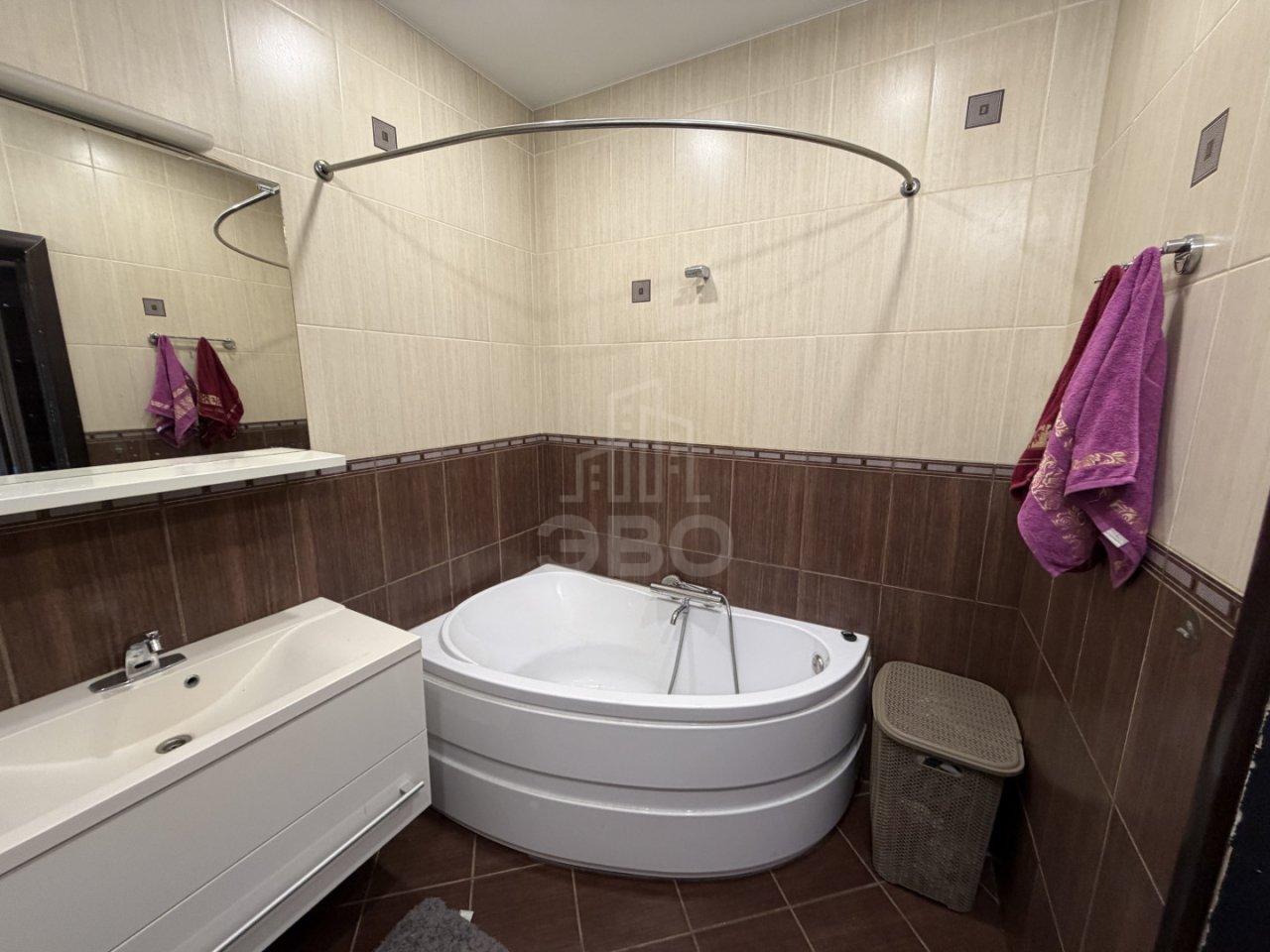 двухкомнатная квартира в Санкт-Петербурге по адресу: Есенина ул., 1, к 1