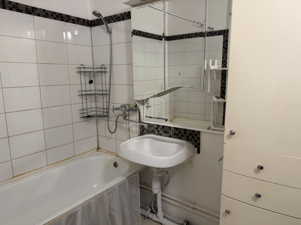 трехкомнатная квартира в Санкт-Петербурге по адресу: Фёдора Абрамова ул., 4