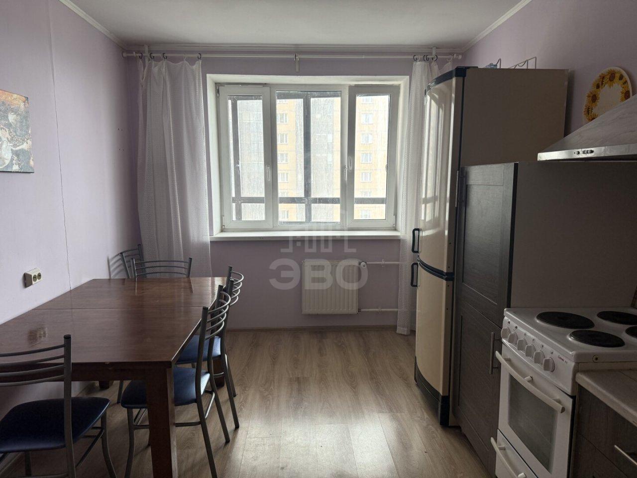 трехкомнатная квартира в Санкт-Петербурге по адресу: Фёдора Абрамова ул., 4