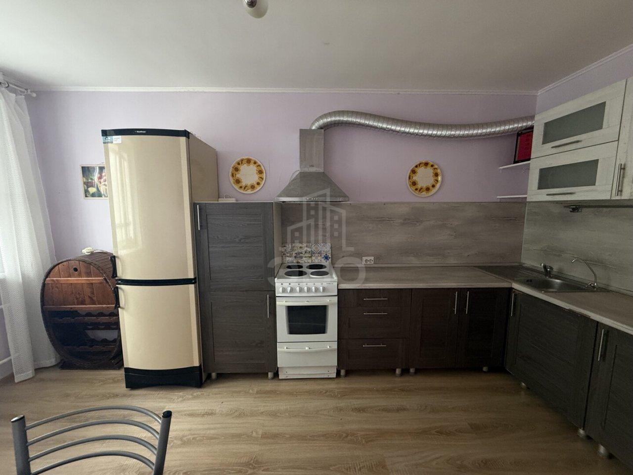 трехкомнатная квартира в Санкт-Петербурге по адресу: Фёдора Абрамова ул., 4