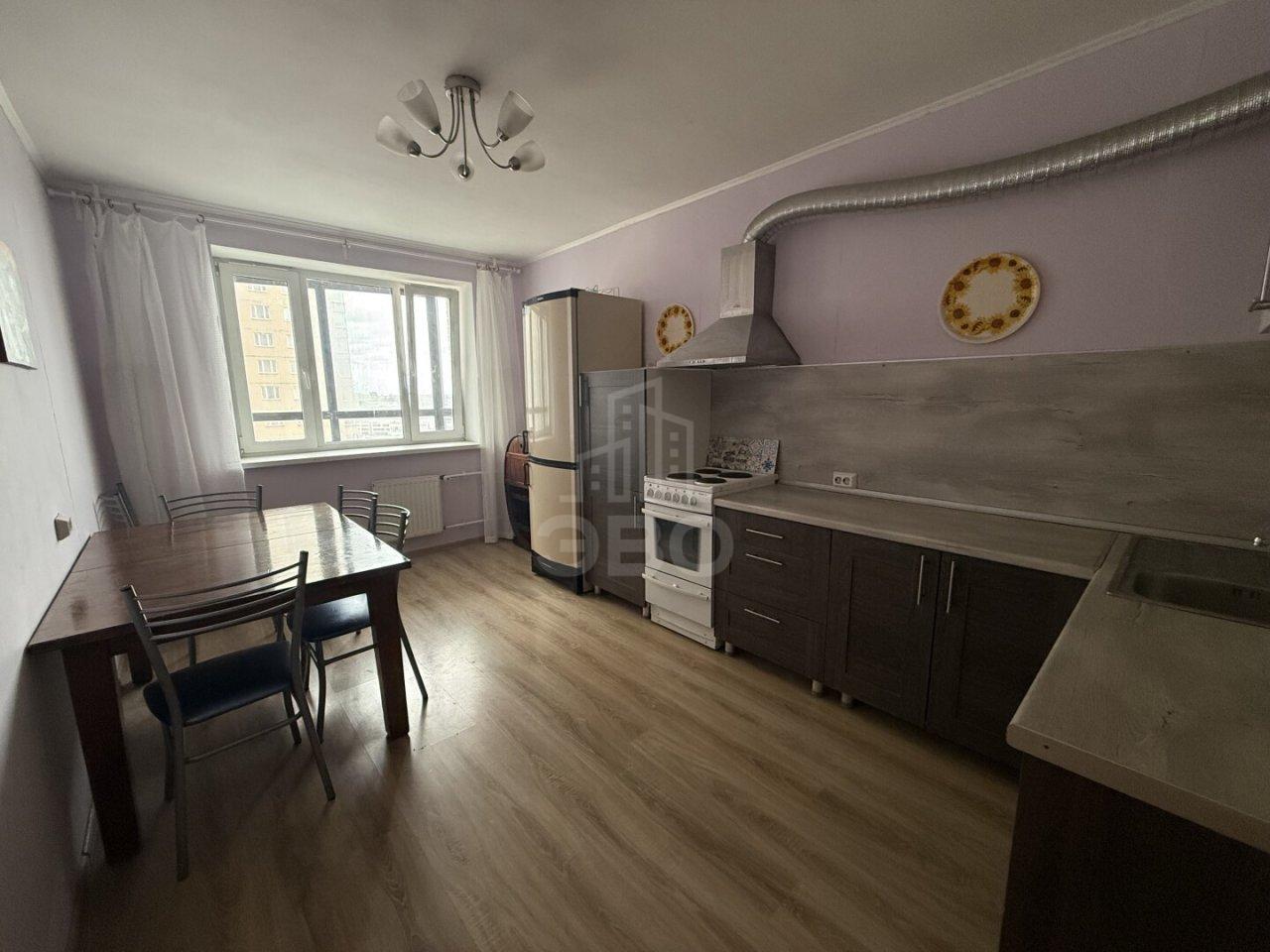 трехкомнатная квартира в Санкт-Петербурге по адресу: Фёдора Абрамова ул., 4