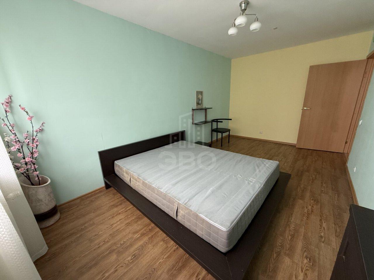 трехкомнатная квартира в Санкт-Петербурге по адресу: Фёдора Абрамова ул., 4