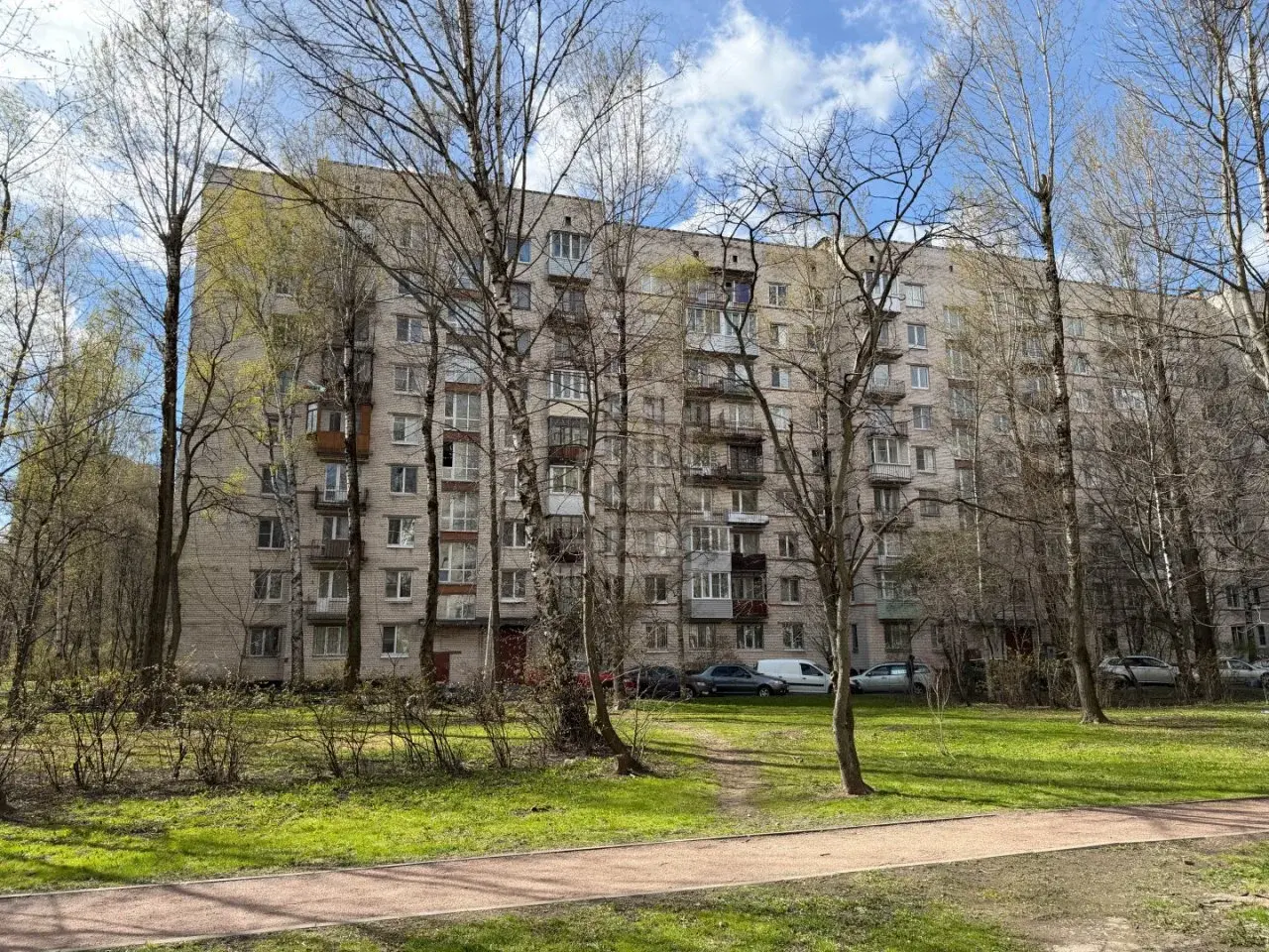 трехкомнатная квартира в Санкт-Петербурге по адресу: Стойкости ул., 15