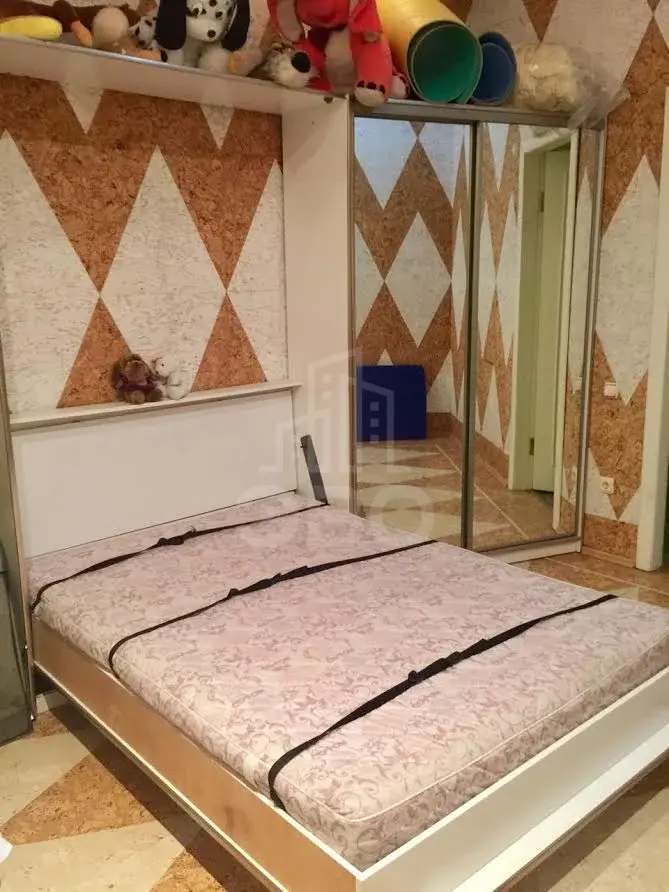 многокомнатная квартира в Санкт-Петербурге по адресу: Суворовский пр-кт., 40