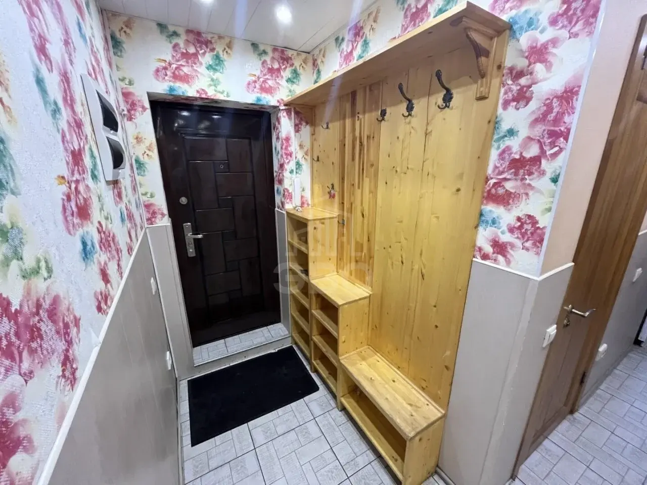 трехкомнатная квартира в Санкт-Петербурге по адресу: Кузнецовская ул., 10