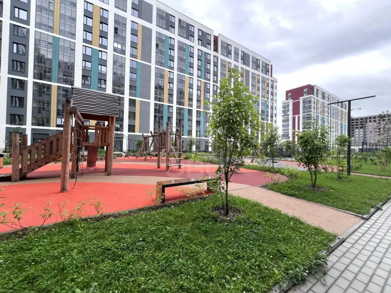 трехкомнатная квартира в Ленинградской области по адресу: Центральная ул., 30, к 1