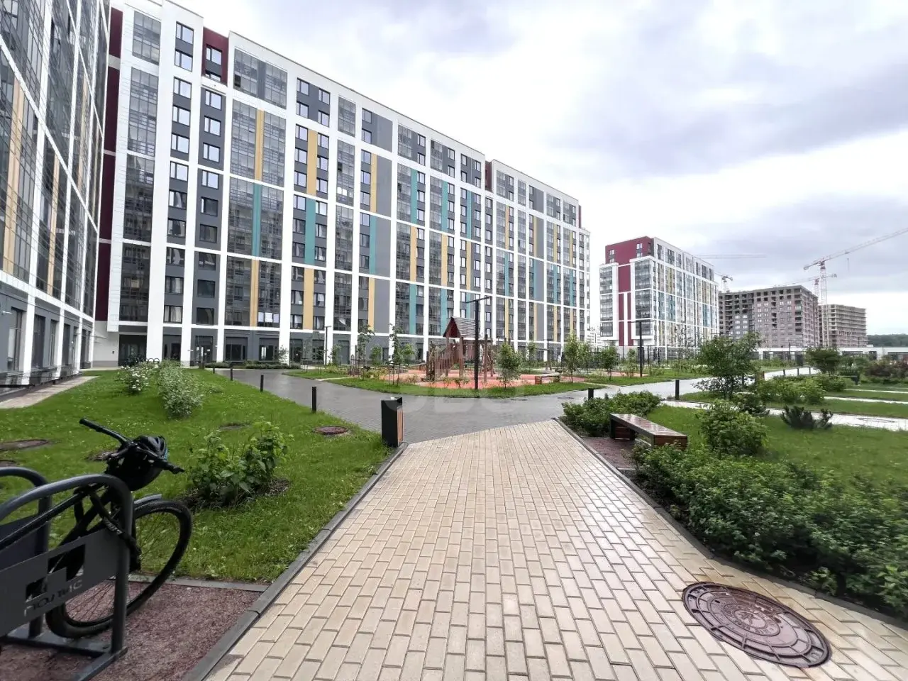 трехкомнатная квартира в Ленинградской области по адресу: Центральная ул., 30, к 1