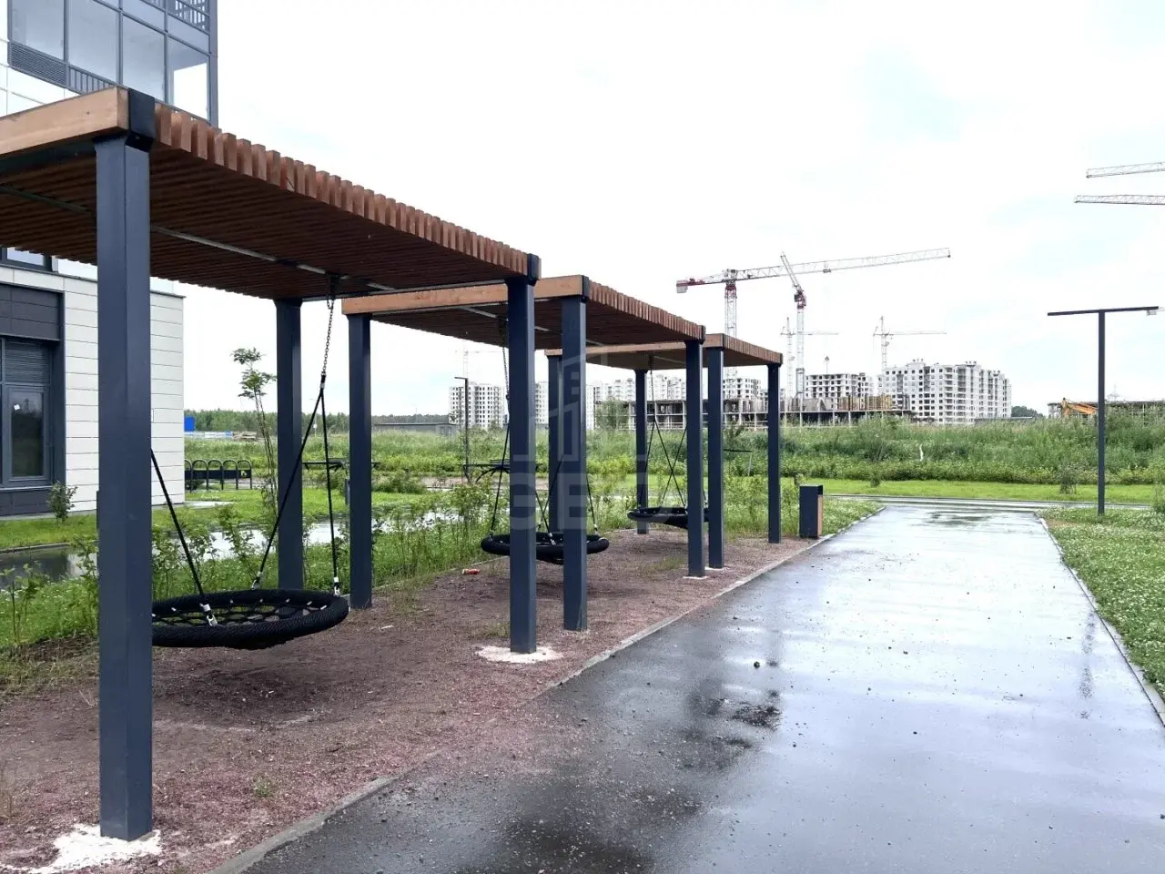 трехкомнатная квартира в Ленинградской области по адресу: Центральная ул., 30, к 1