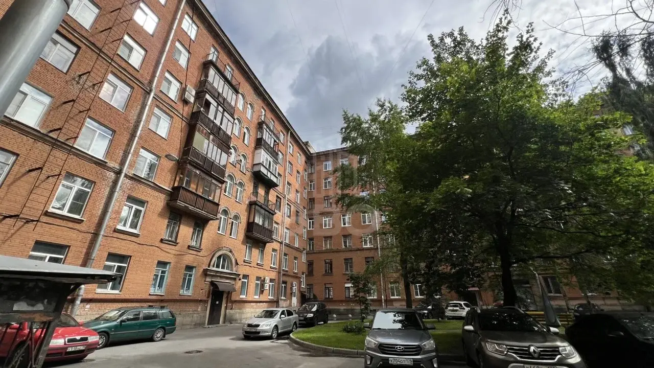 трехкомнатная квартира в Санкт-Петербурге по адресу: Бабушкина ул., 85