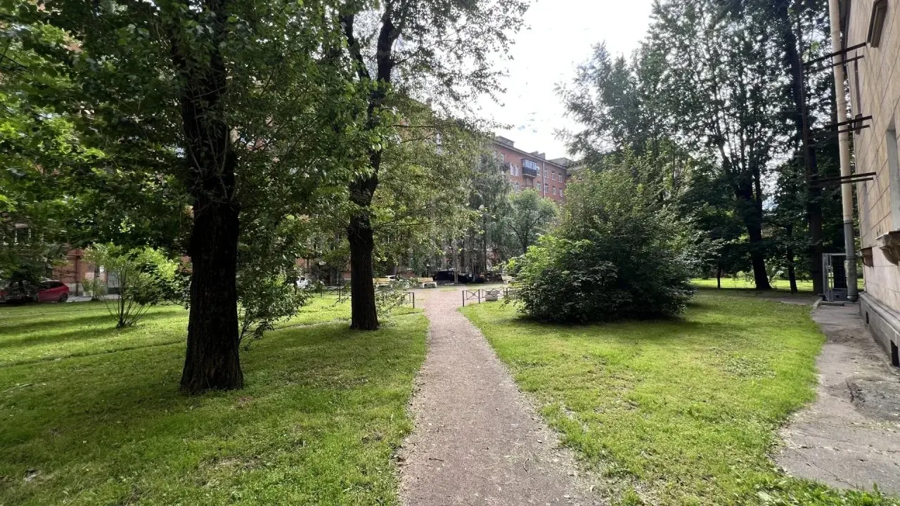 трехкомнатная квартира в Санкт-Петербурге по адресу: Бабушкина ул., 85
