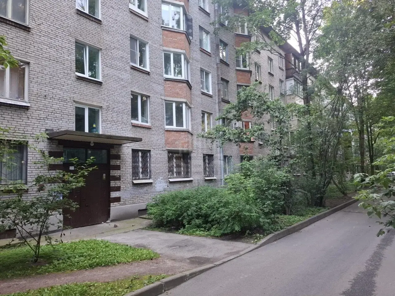 однокомнатная квартира в Санкт-Петербурге по адресу: Карбышева ул., 4, к 2