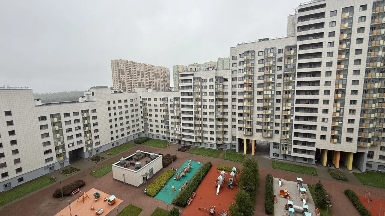 однокомнатная квартира в Санкт-Петербурге по адресу: Среднерогатская ул., 13, к 1, строение 1