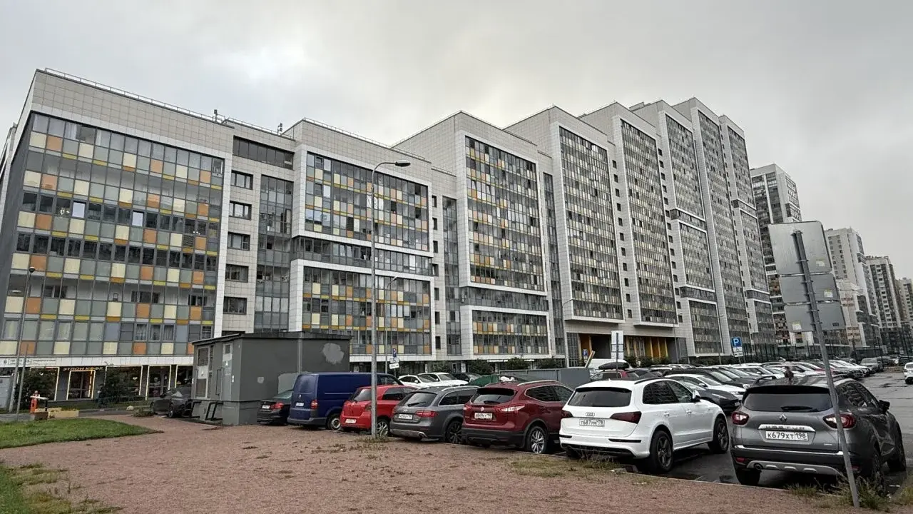 однокомнатная квартира в Санкт-Петербурге по адресу: Среднерогатская ул., 13, к 1, строение 1