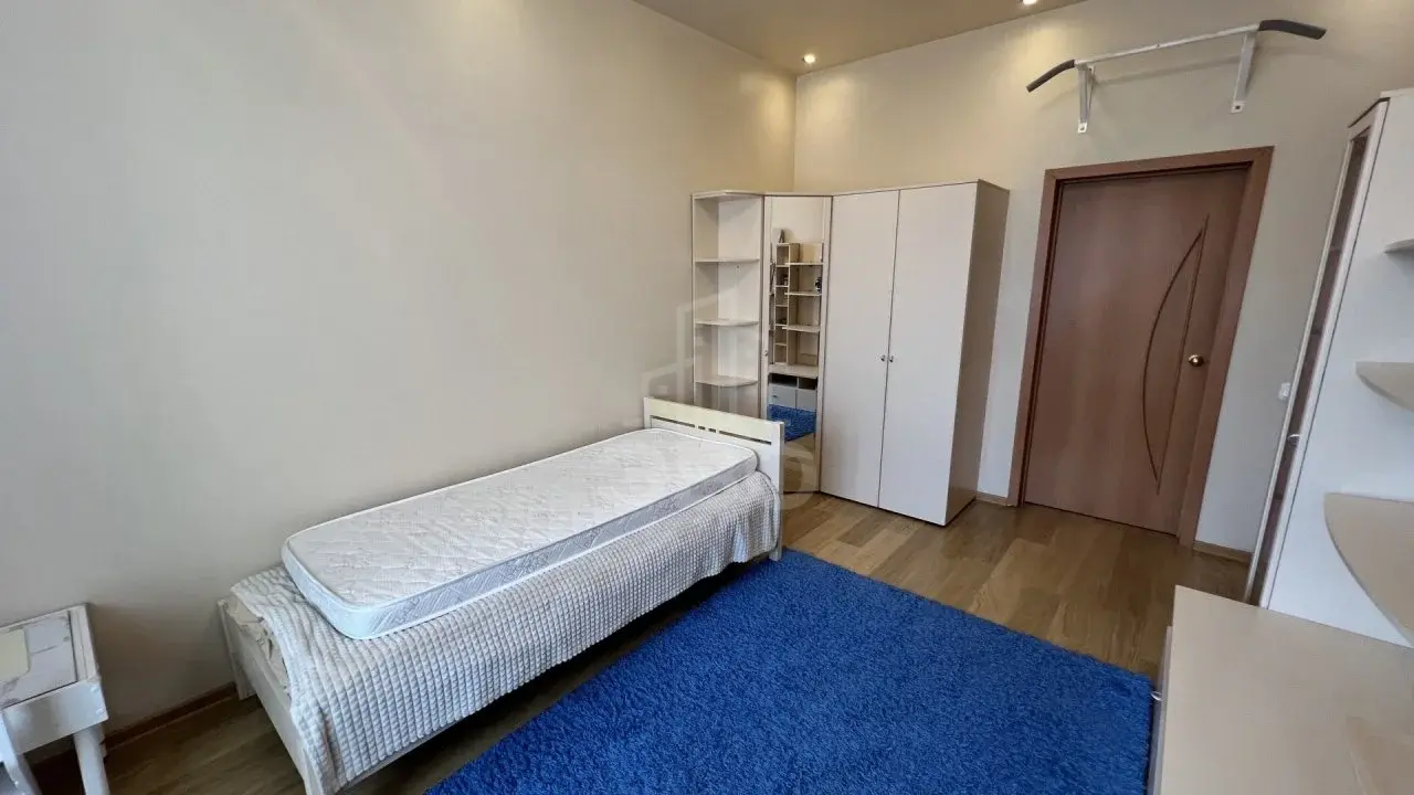 трехкомнатная квартира в Санкт-Петербурге по адресу: Гранитная ул., 54, к 3