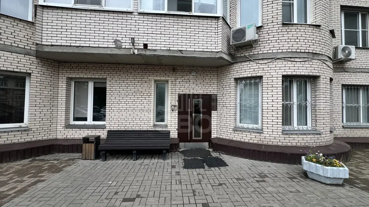 трехкомнатная квартира в Санкт-Петербурге по адресу: Гранитная ул., 54, к 3