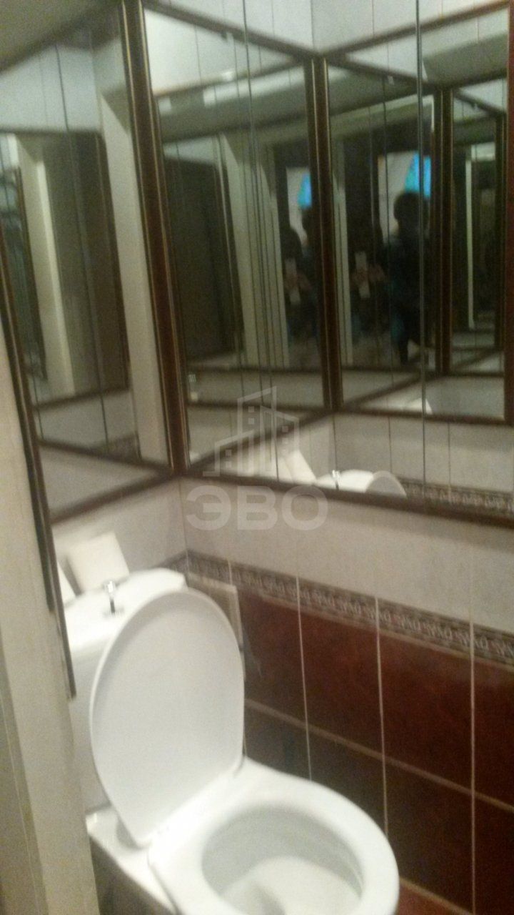 трехкомнатная квартира в Санкт-Петербурге по адресу: Мытнинская ул., 22