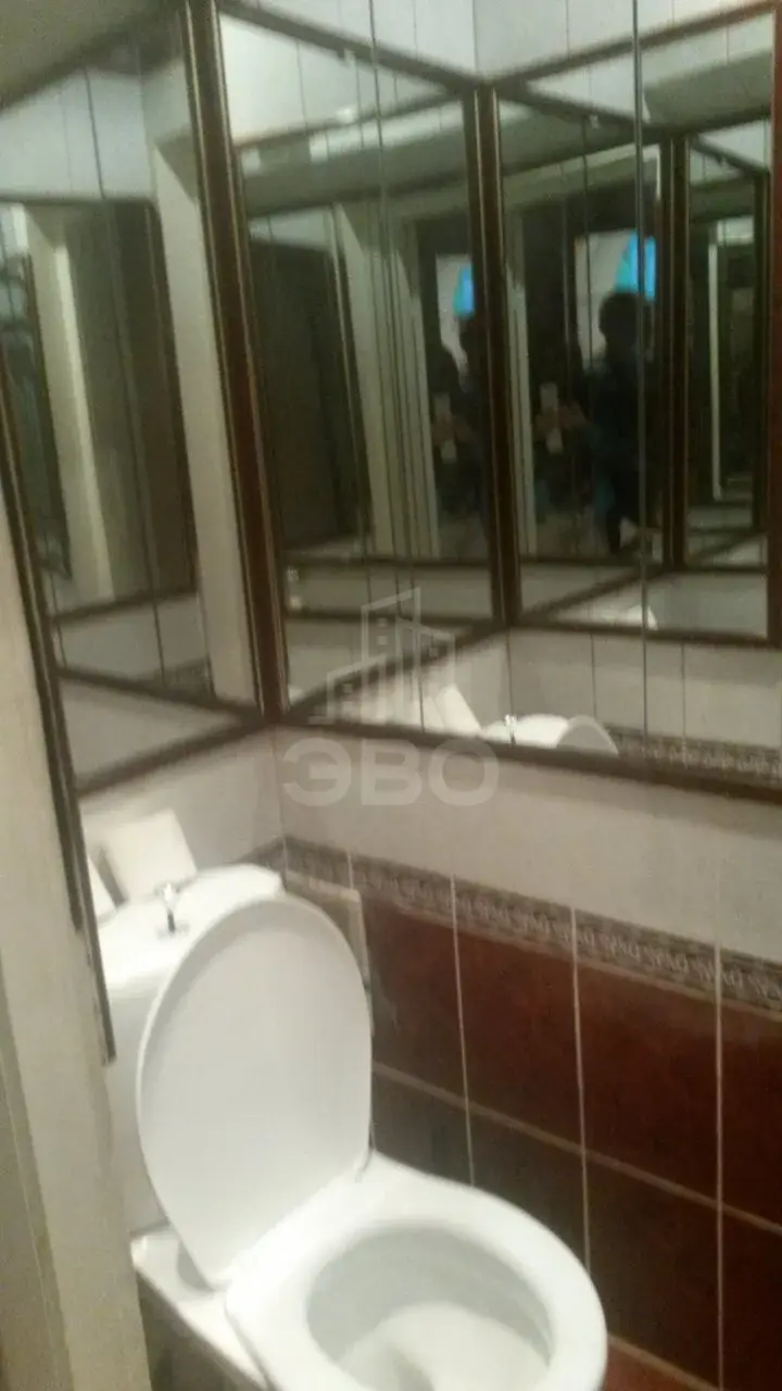 трехкомнатная квартира в Санкт-Петербурге по адресу: Мытнинская ул., 22