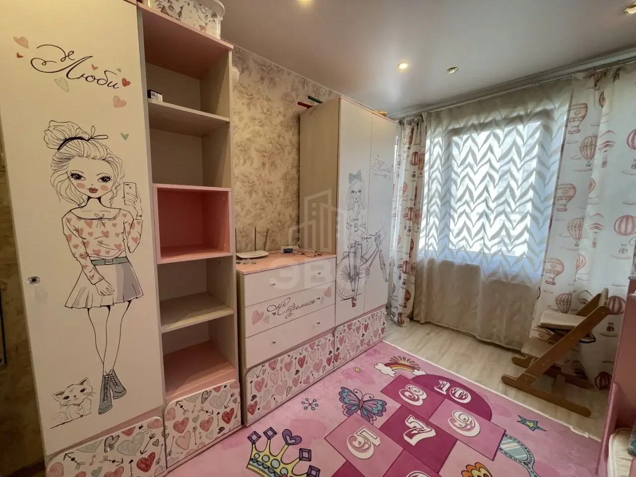 трехкомнатная квартира в Санкт-Петербурге по адресу: Королёва проспект, 19