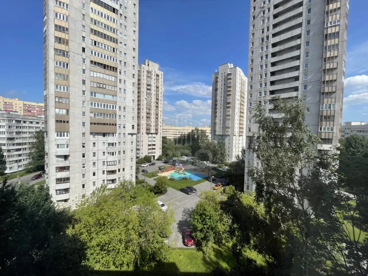 трехкомнатная квартира в Санкт-Петербурге по адресу: Королёва проспект, 19