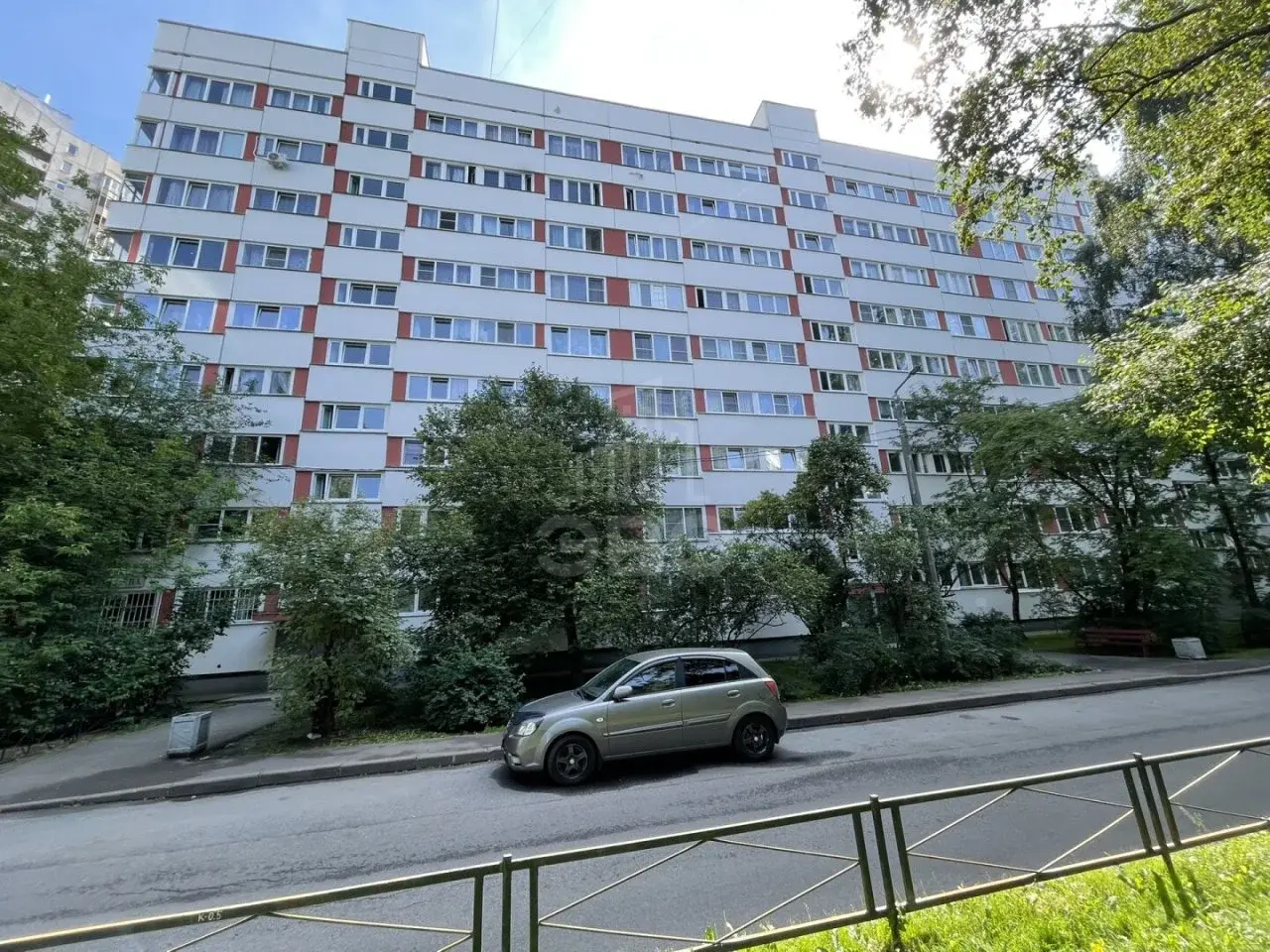 трехкомнатная квартира в Санкт-Петербурге по адресу: Королёва проспект, 19