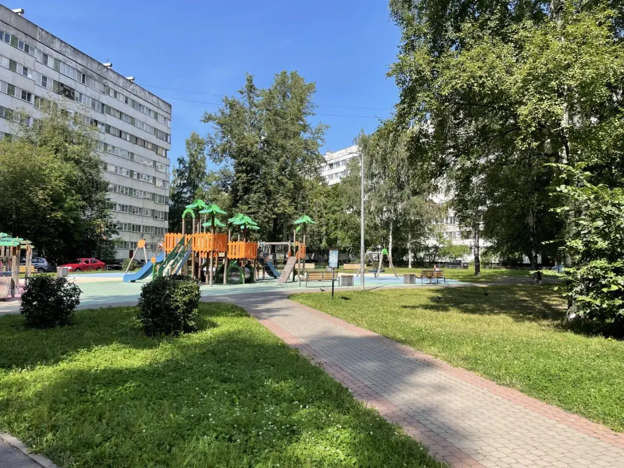 трехкомнатная квартира в Санкт-Петербурге по адресу: Королёва проспект, 19