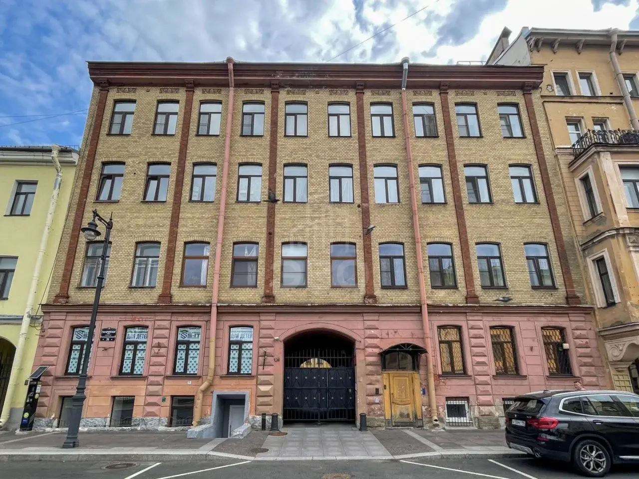 трехкомнатная квартира в Санкт-Петербурге по адресу: Гагаринская ул., 26