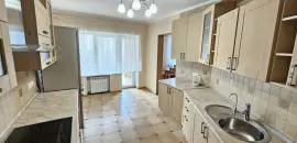 трехкомнатная квартира в Санкт-Петербурге по адресу: Ильюшина ул., 8