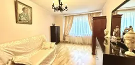 трехкомнатная квартира в Санкт-Петербурге по адресу: Парашютная ул., 4