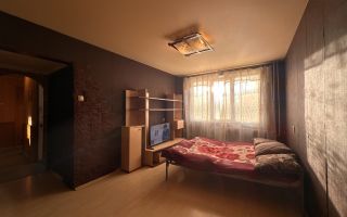 трехкомнатная квартира в Санкт-Петербурге по адресу: Купчинская ул., 15, к 2