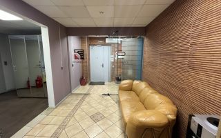 коммерция в Санкт-Петербург по адресу: Оптиков ул., 4