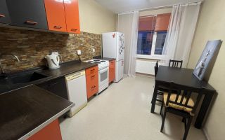 трехкомнатная квартира в Санкт-Петербург по адресу: Ленинский проспект, 68