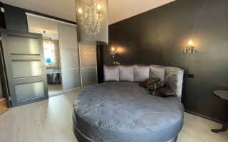 трехкомнатная квартира в Санкт-Петербург по адресу: Одоевского ул., 28